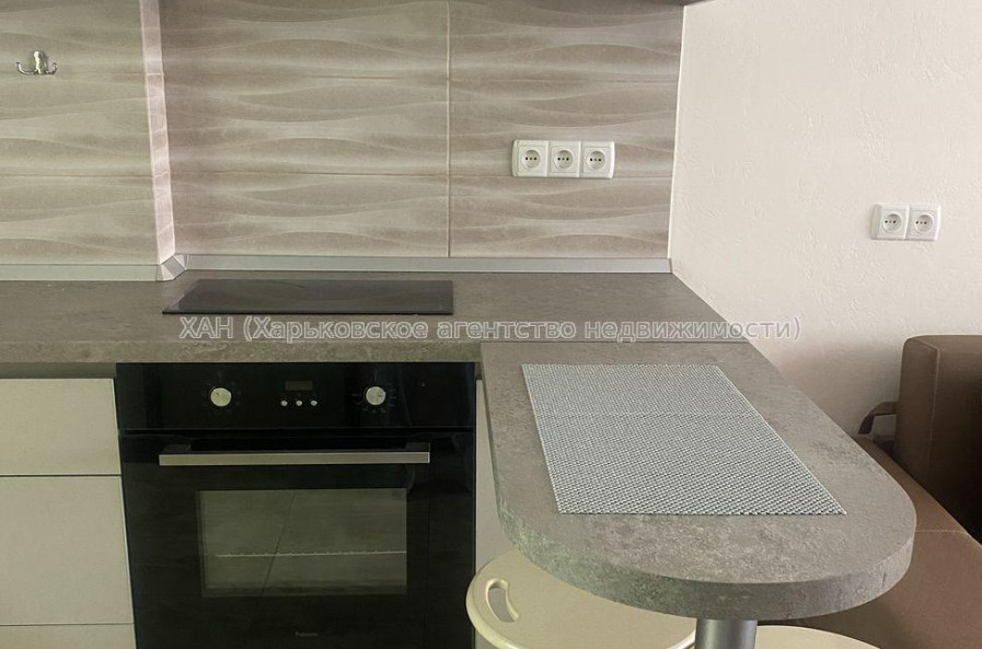 Продам квартиру, Героев Харькова просп. , 1 кім., 25 м², капитальный ремонт 