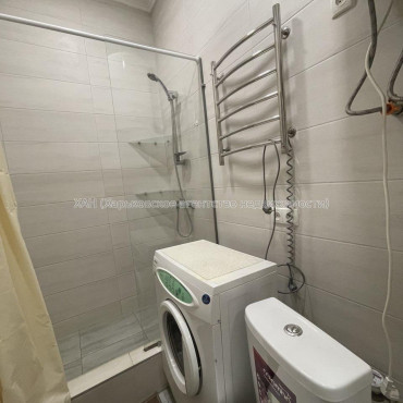 Продам квартиру, Героев Харькова просп. , 1  ком., 25 м², капитальный ремонт 