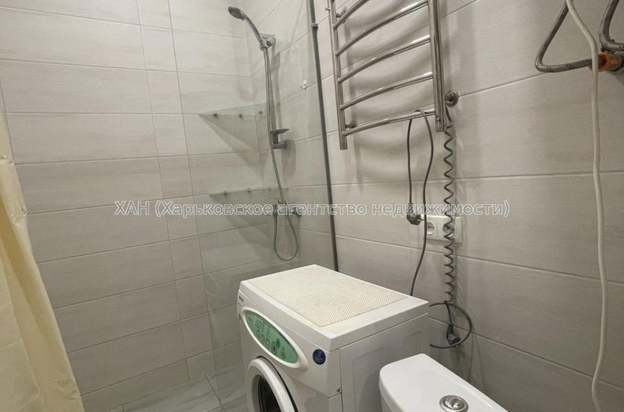 Продам квартиру, Героев Харькова просп. , 1  ком., 25 м², капитальный ремонт 