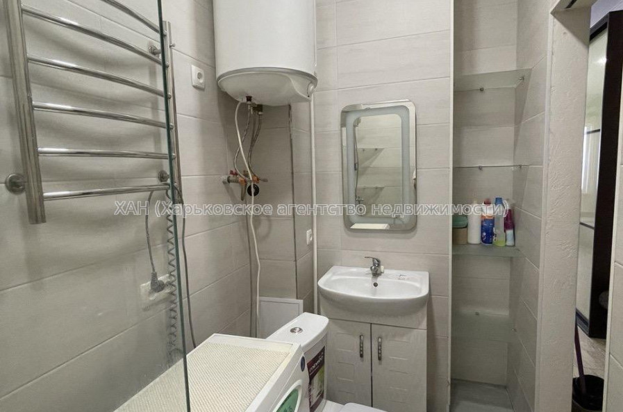 Продам квартиру, Героев Харькова просп. , 1  ком., 25 м², капитальный ремонт 