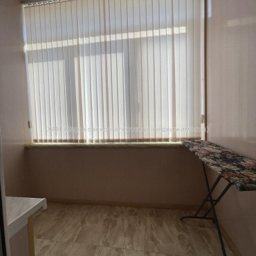 Продам квартиру, Героев Харькова просп. , 1  ком., 25 м², капитальный ремонт 