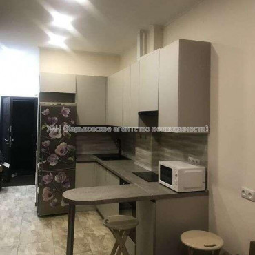 Продам квартиру, Героев Харькова просп. , 1 кім., 25 м², капитальный ремонт 