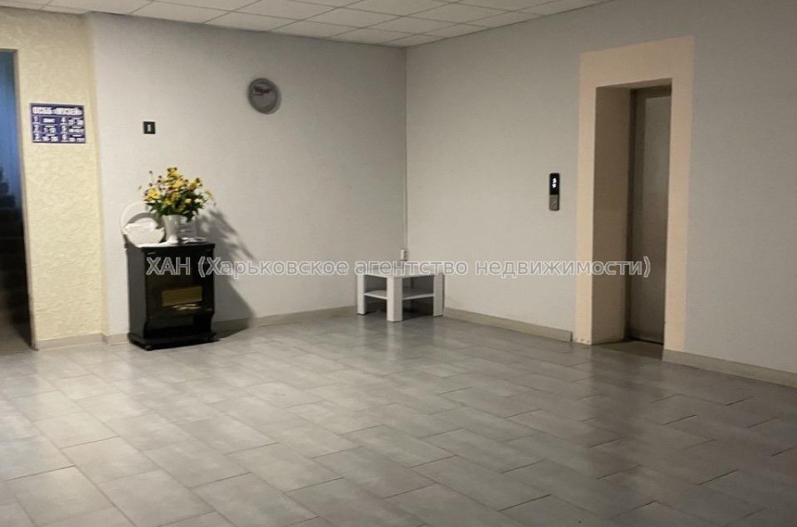 Продам квартиру, Героев Харькова просп. , 1  ком., 25 м², капитальный ремонт 