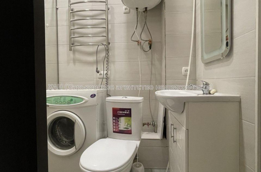 Продам квартиру, Героев Харькова просп. , 1  ком., 25 м², капитальный ремонт 