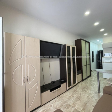 Продам квартиру, Героев Харькова просп. , 1  ком., 25 м², капитальный ремонт 
