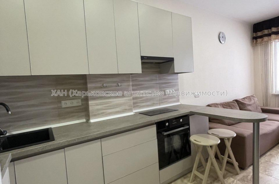 Продам квартиру, Героев Харькова просп. , 1  ком., 25 м², капитальный ремонт 