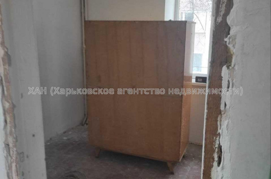 Продам квартиру, Библика ул. , 3 кім., 65 м², частичный ремонт 