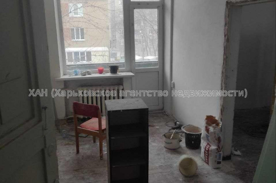 Продам квартиру, Библика ул. , 3 кім., 65 м², частичный ремонт 