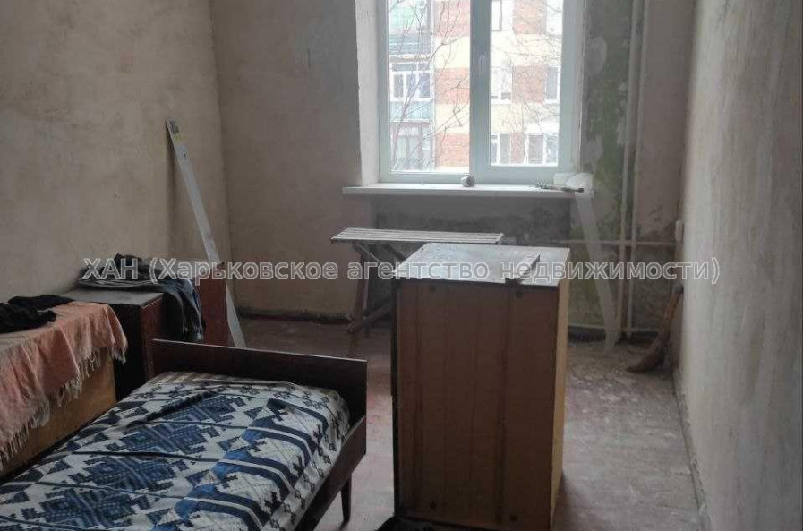 Продам квартиру, Библика ул. , 3 кім., 65 м², частичный ремонт 