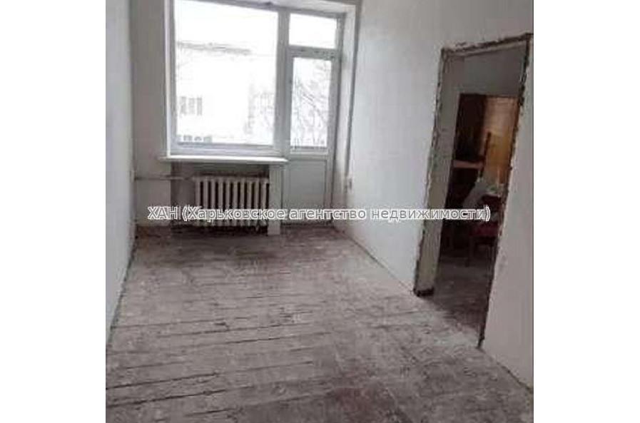 Продам квартиру, Библика ул. , 3 кім., 65 м², частичный ремонт 