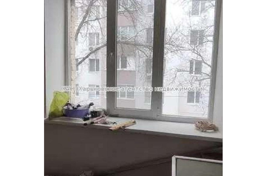 Продам квартиру, Библика ул. , 3 кім., 65 м², частичный ремонт 