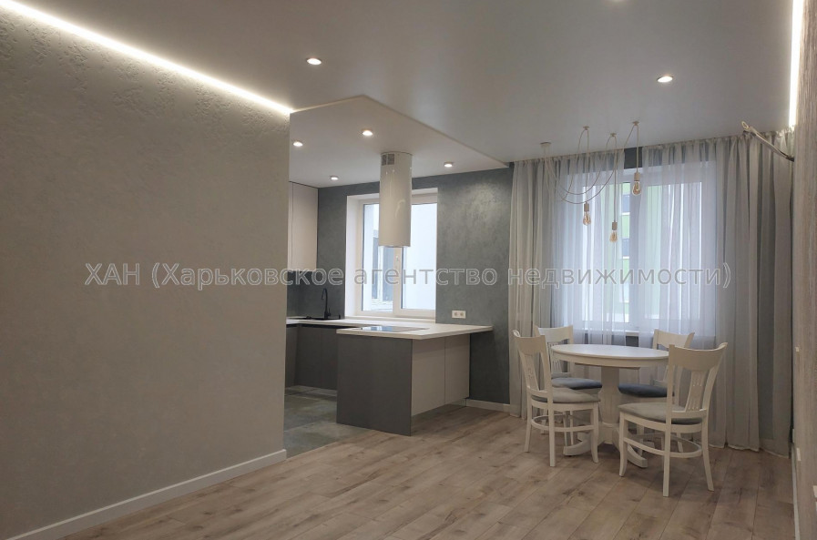 Продам квартиру, Мира ул. , 3 кім., 80 м², авторский дизайн 