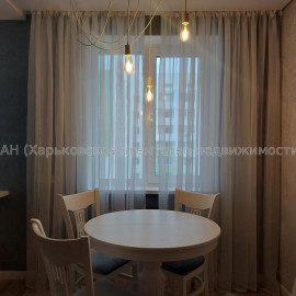 Продам квартиру, Мира ул. , 3 кім., 80 м², авторский дизайн