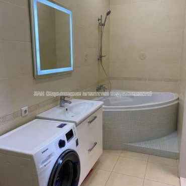 Продам квартиру, Куликовский спуск , 5 кім., 150 м², евроремонт 