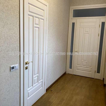 Продам квартиру, Куликовский спуск , 5 кім., 150 м², евроремонт 