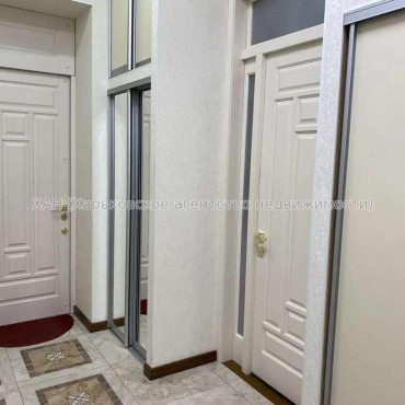 Продам квартиру, Куликовский спуск , 5 кім., 150 м², евроремонт 