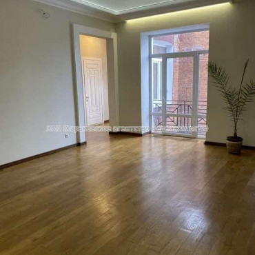 Продам квартиру, Куликовский спуск , 5 кім., 150 м², евроремонт 