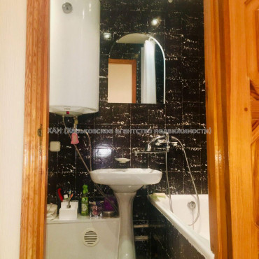 Продам квартиру, Салтовское шоссе , 2 кім., 47 м², капитальный ремонт 