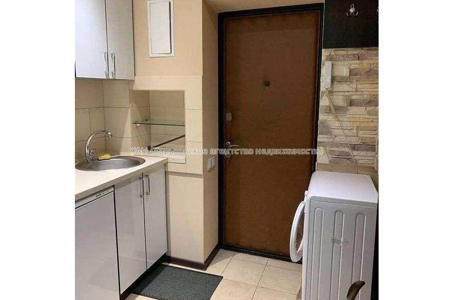 Продам квартиру, Каденюка ул. , 1 кім., 23 м², капитальный ремонт 