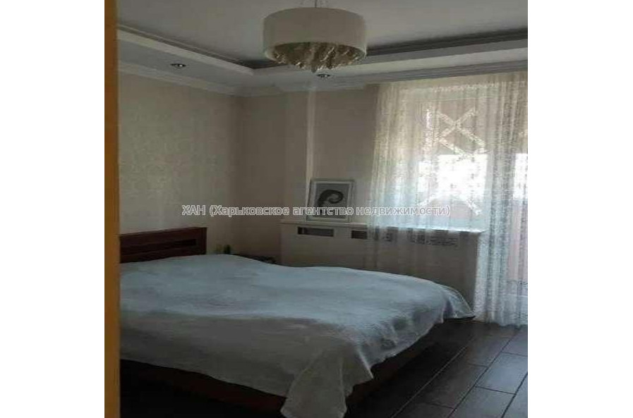 Продам квартиру, Аэрокосмический пр. , 3 кім., 86 м², капитальный ремонт 