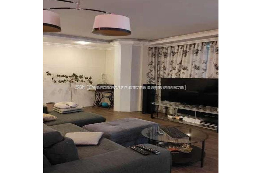 Продам квартиру, Аэрокосмический пр. , 3 кім., 86 м², капитальный ремонт 
