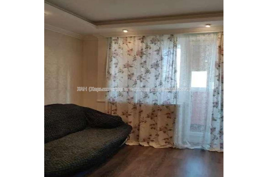 Продам квартиру, Аэрокосмический пр. , 3 кім., 86 м², капитальный ремонт 