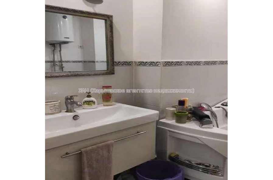 Продам квартиру, Аэрокосмический пр. , 3 кім., 86 м², капитальный ремонт 