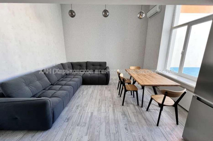 Продам квартиру, Ковалевская ул. , 3  ком., 65 м², авторский дизайн 