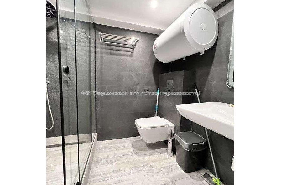 Продам квартиру, Ковалевская ул. , 3  ком., 65 м², авторский дизайн 