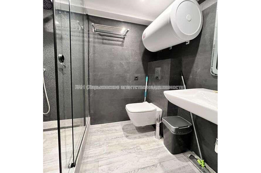 Продам квартиру, Ковалевская ул. , 3  ком., 65 м², авторский дизайн 
