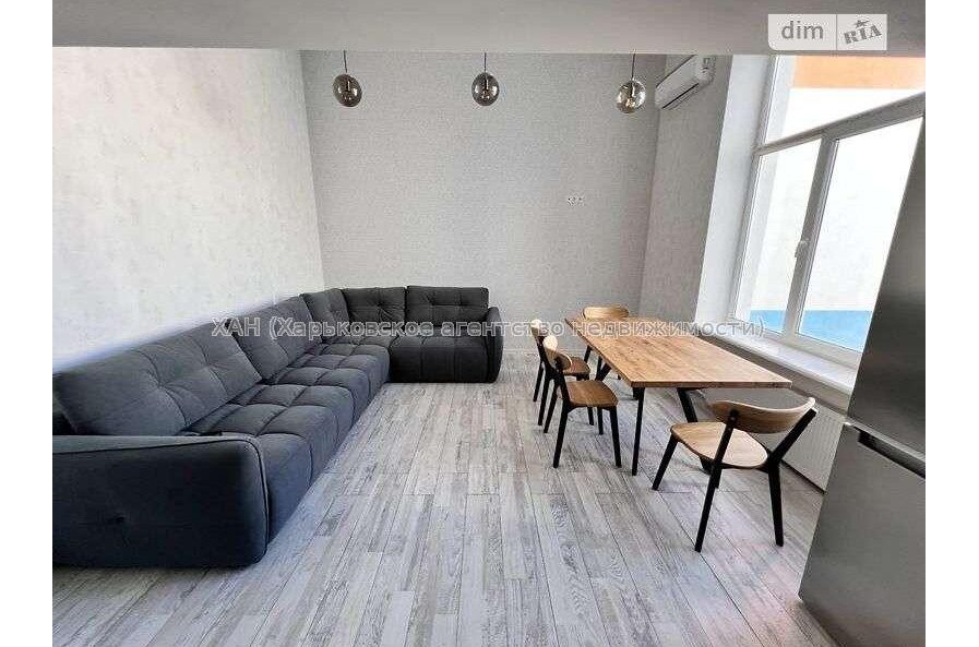 Продам квартиру, Ковалевская ул. , 3  ком., 65 м², авторский дизайн 