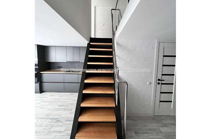 Продам квартиру, Ковалевская ул. , 3  ком., 65 м², авторский дизайн 