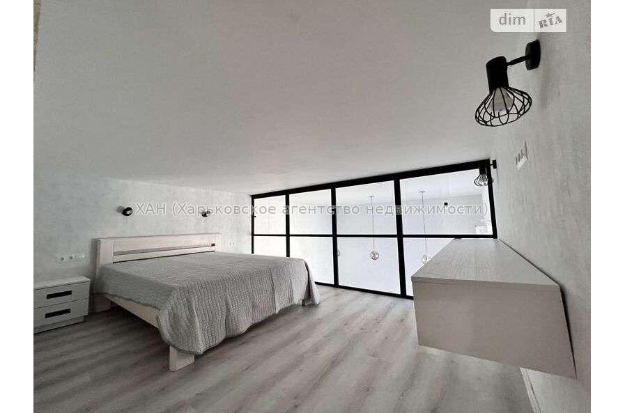 Продам квартиру, Ковалевская ул. , 3  ком., 65 м², авторский дизайн 