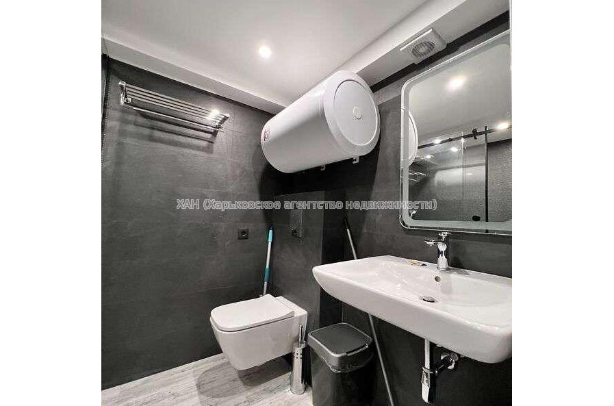 Продам квартиру, Ковалевская ул. , 3  ком., 65 м², авторский дизайн 