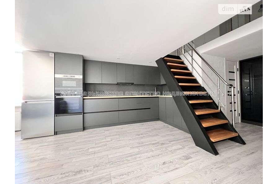 Продам квартиру, Ковалевская ул. , 3  ком., 65 м², авторский дизайн 