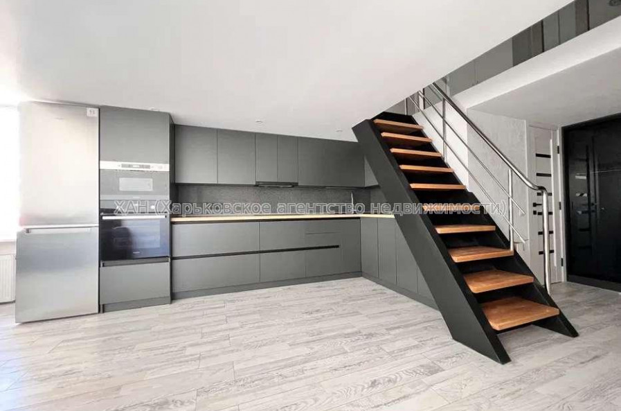 Продам квартиру, Ковалевская ул. , 3  ком., 65 м², авторский дизайн 