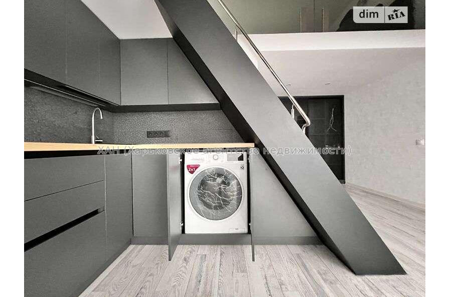 Продам квартиру, Ковалевская ул. , 3  ком., 65 м², авторский дизайн 