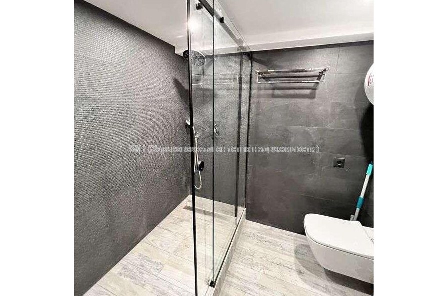 Продам квартиру, Ковалевская ул. , 3  ком., 65 м², авторский дизайн 