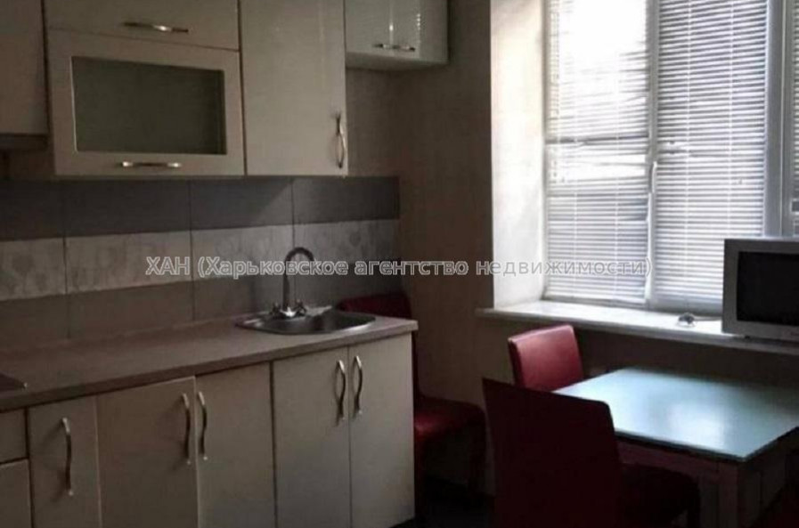 Продам квартиру, Евгения Котляра ул. , 1  ком., 40 м², капитальный ремонт 