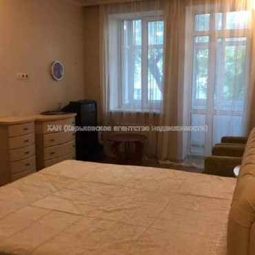 Продам квартиру, Евгения Котляра ул. , 1  ком., 40 м², капитальный ремонт 