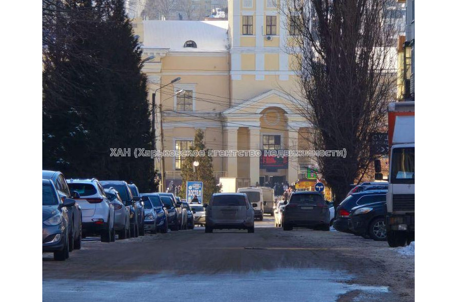 Продам квартиру, Евгения Котляра ул. , 1 кім., 40 м², капитальный ремонт 