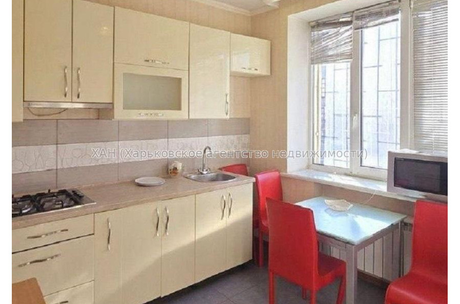 Продам квартиру, Евгения Котляра ул. , 1  ком., 40 м², капитальный ремонт 