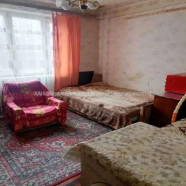 Продам квартиру, Победы просп. , 2  ком., 50 м², косметический ремонт