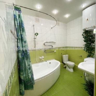 Продам квартиру, Академика Павлова ул. , 3  ком., 83 м², капитальный ремонт 