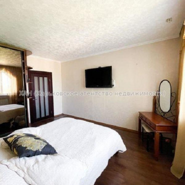 Продам квартиру, Академика Павлова ул. , 3  ком., 83 м², капитальный ремонт 