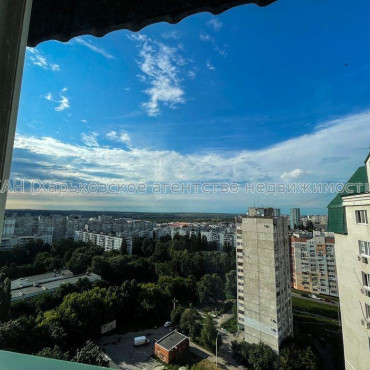 Продам квартиру, Академика Павлова ул. , 3  ком., 83 м², капитальный ремонт 