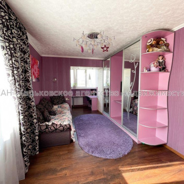 Продам квартиру, Академика Павлова ул. , 3  ком., 83 м², капитальный ремонт 