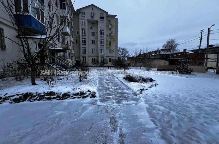 Продам квартиру, Дизельная ул. , 3  ком., 107 м², капитальный ремонт 