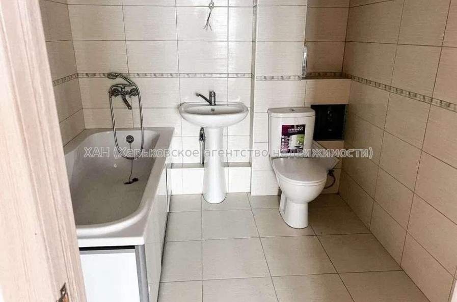Продам квартиру, Дизельная ул. , 3  ком., 107 м², капитальный ремонт 