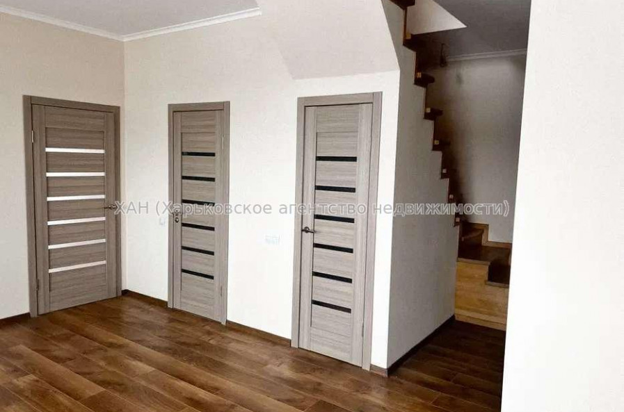 Продам квартиру, Дизельная ул. , 3  ком., 107 м², капитальный ремонт 